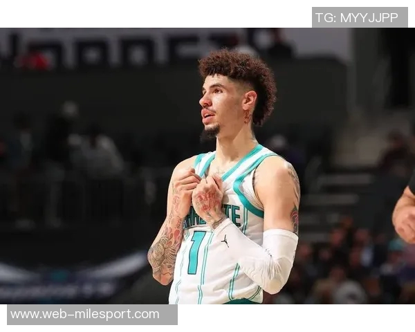 拉梅洛鲍尔半场表现糟糕仅得5分正负值惨淡21引发球迷热议 拉梅洛鲍尔半场表现糟糕仅得5分正负值惨淡21引发球迷热议