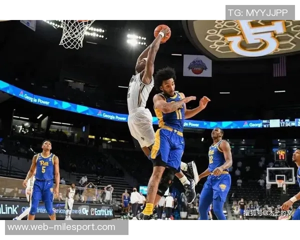 多支争冠球队关注阿尔瓦拉多本赛季仅450万工资引发热议 多支争冠球队关注阿尔瓦拉多本赛季仅450万工资引发热议