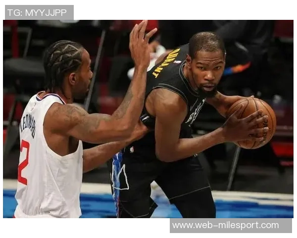 KD谈太阳最佳阵容:我打中锋搭配四个矮子高端局难以应对 KD谈太阳最佳阵容:我打中锋搭配四个矮子高端局难以应对