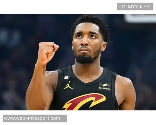 铁观音表现平平克莱全场手感冰凉仅得5分1篮板1助攻