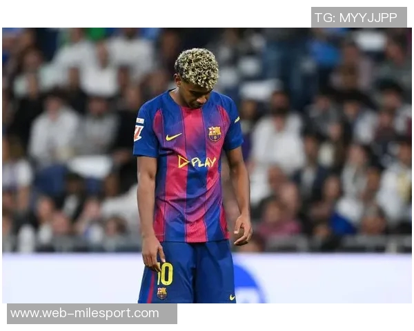 巴萨球员完成本周最后一次训练弗里克再度缺席引发关注 巴萨球员完成本周最后一次训练弗里克再度缺席引发关注