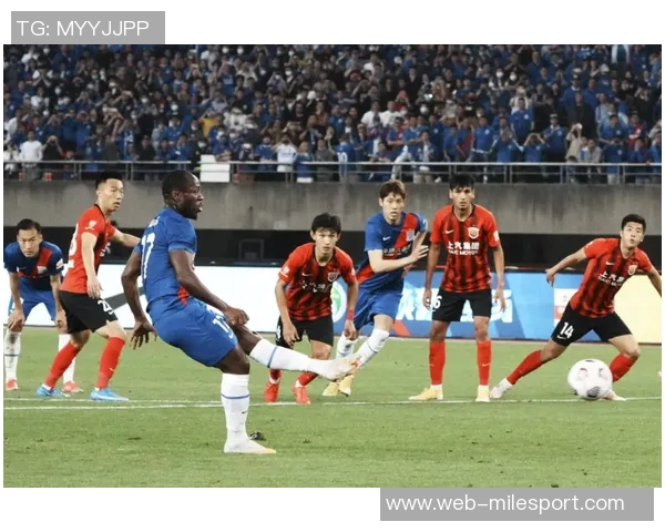 杨瀚森惊叹训练营球队防守如花般伸缩自如的精彩表现 杨瀚森惊叹训练营球队防守如花般伸缩自如的精彩表现