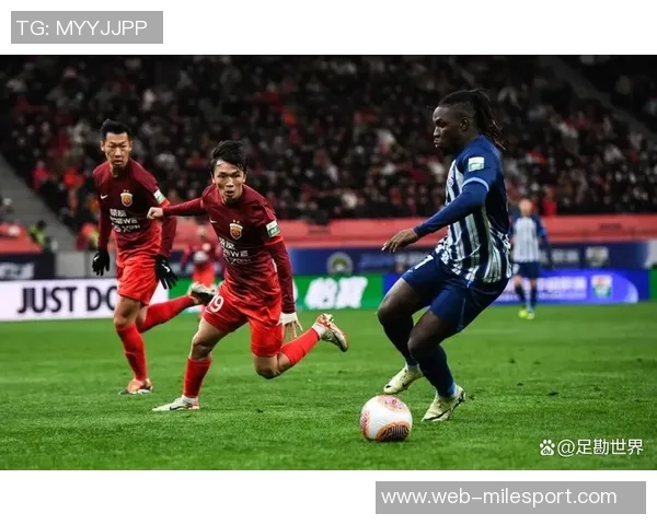 前海港外援奥斯卡晒训练照后因病决定退役引发关注 前海港外援奥斯卡晒训练照后因病决定退役引发关注