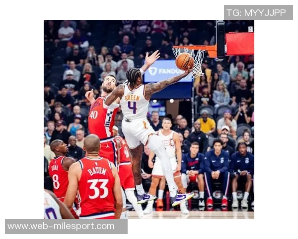 杰伦布朗半场表现平平12投仅4中贡献11分并抢下4个篮板 杰伦布朗半场表现平平12投仅4中贡献11分并抢下4个篮板