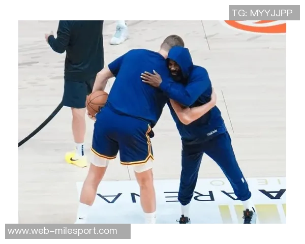 约基奇首节全力以赴对决戈贝尔5投全中砍下13分5篮板3助攻