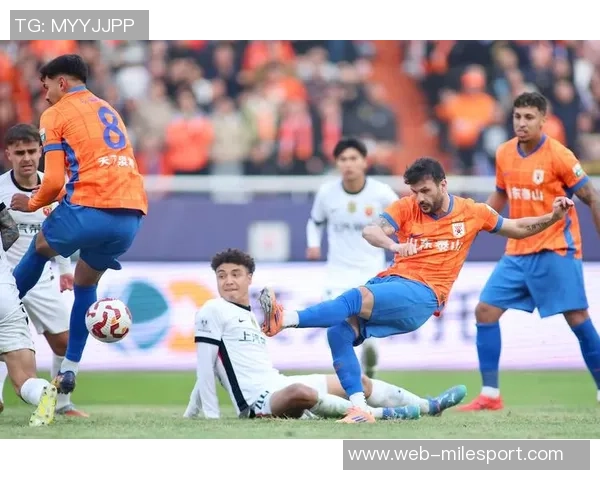 中超联赛第28轮山东泰山迎战上海海港争夺关键积分之战