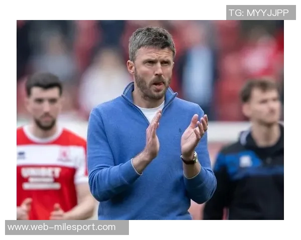 曼联与卡里克会面讨论临时教练事宜同时与索帅进行沟通 曼联与卡里克会面讨论临时教练事宜同时与索帅进行沟通