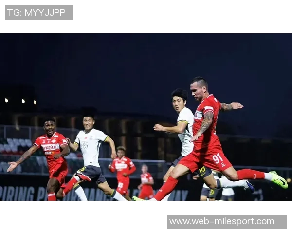 国足备战乌兹别克斯坦淘汰赛媒体人强调全神贯注是关键