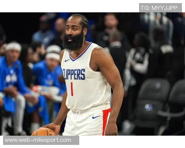 哈登狂砍29分6助助力球队逆转旧主罚球表现出色正负值高达19 哈登狂砍29分6助助力球队逆转旧主罚球表现出色正负值高达19